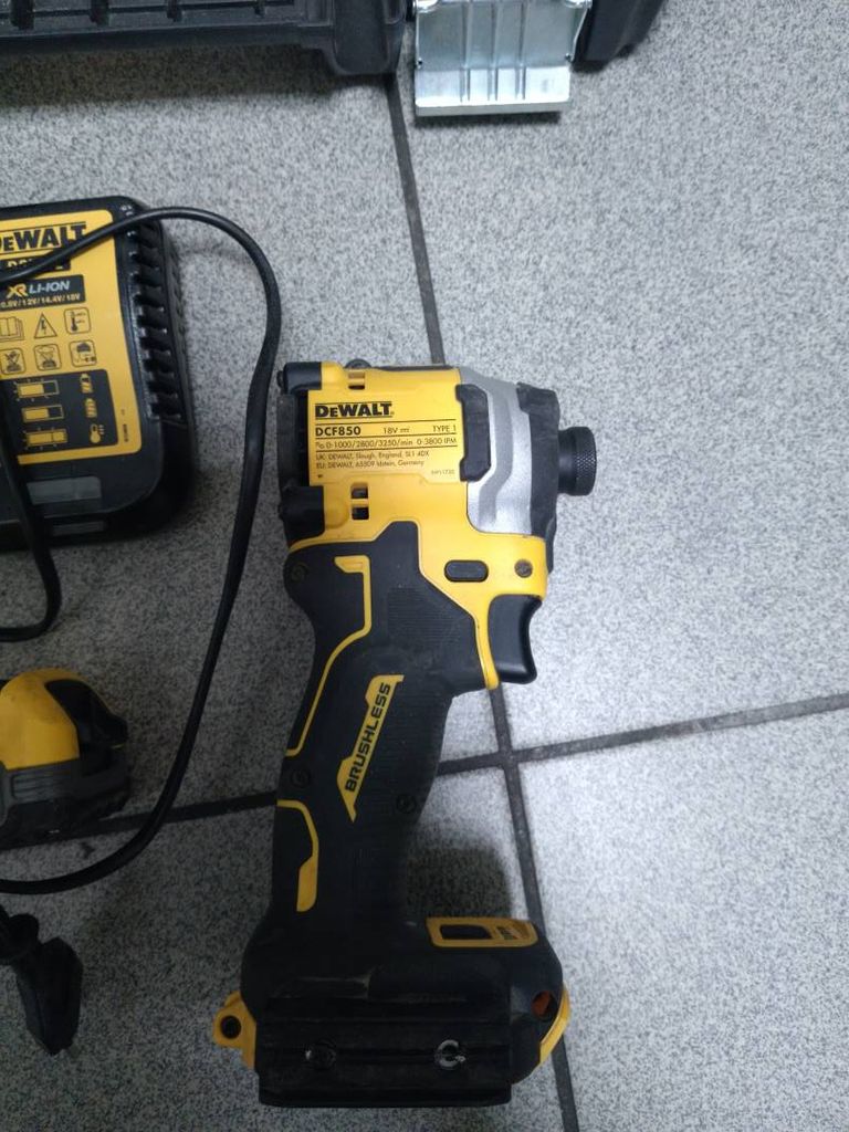 Дешиво Dewalt dcf850 с ломбарда