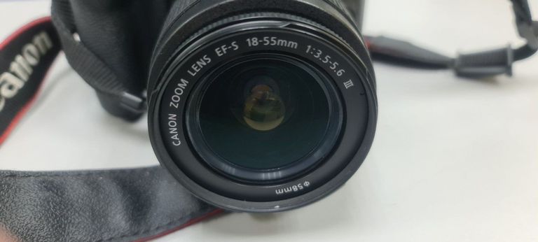 Дешево Canon eos 4000d/ ef-s 18-55mm macro-0-25m-0-8ft з ломбарду