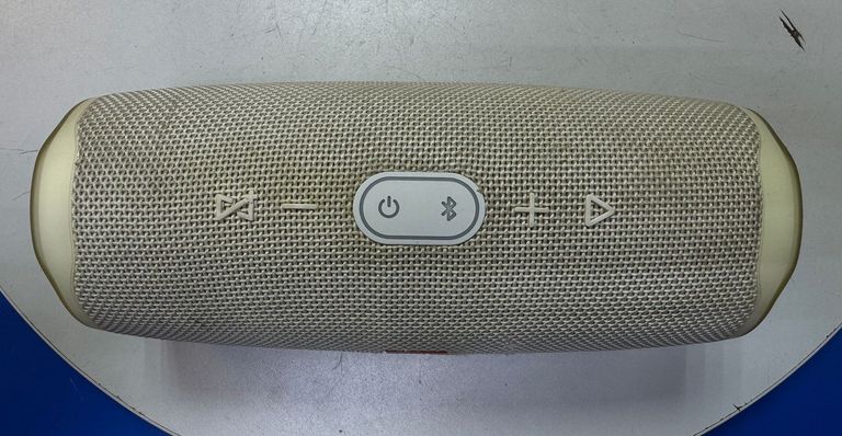 Оголошення Jbl charge 4 Б/У