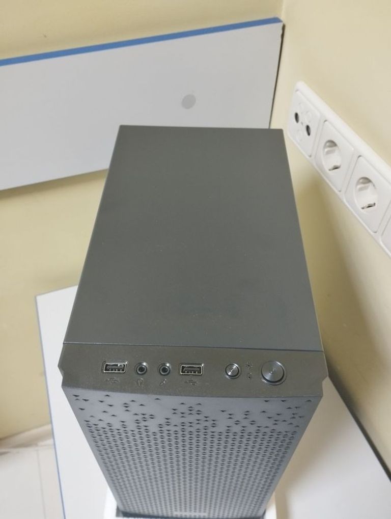 Дешиво Пк intel core i3-12100/ram 16 gb/hdd відсутній/ssd 1000 gb/інтегрована с ломбарда