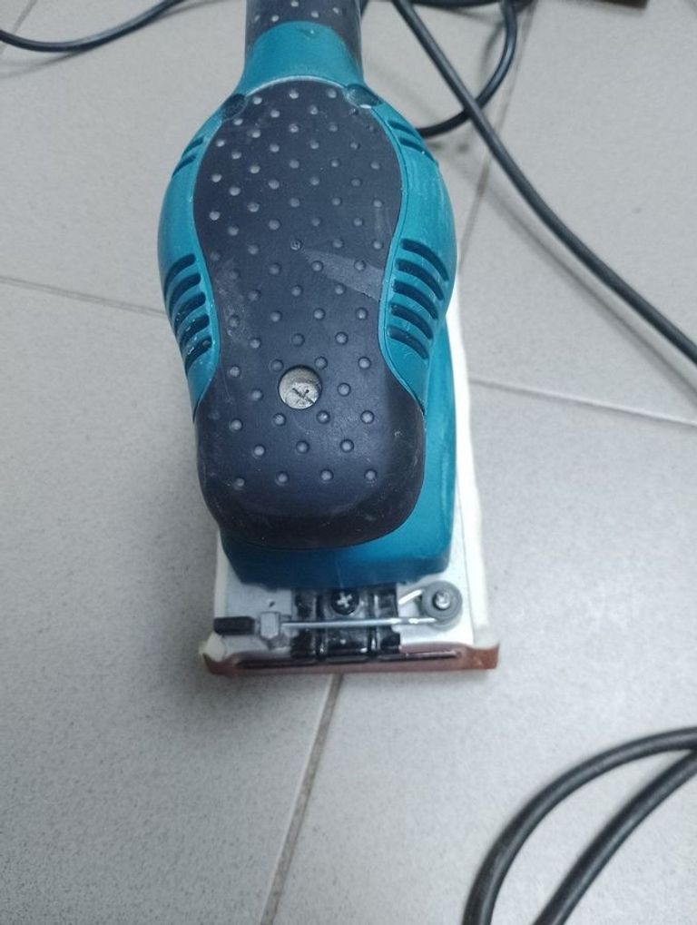 Оголошення Makita BO3710 Б/У