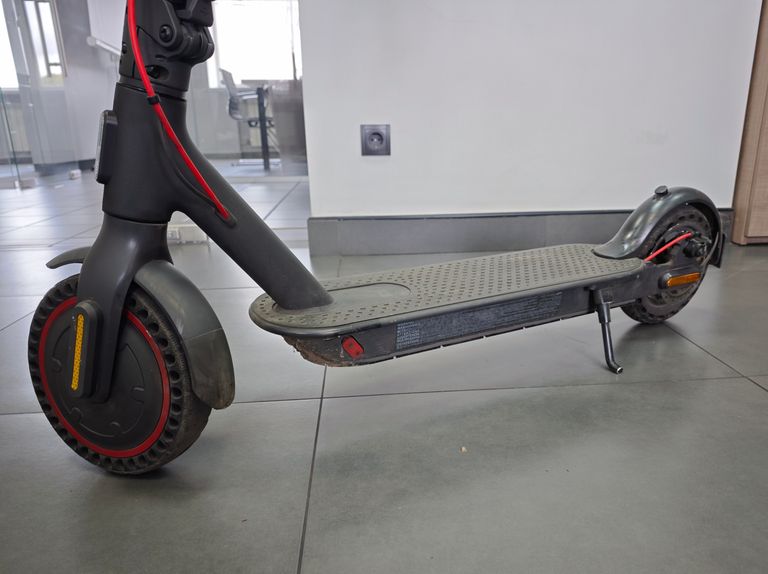 Дешиво Xiaomi Mi Electric Scooter Pro 2 Black с ломбарда