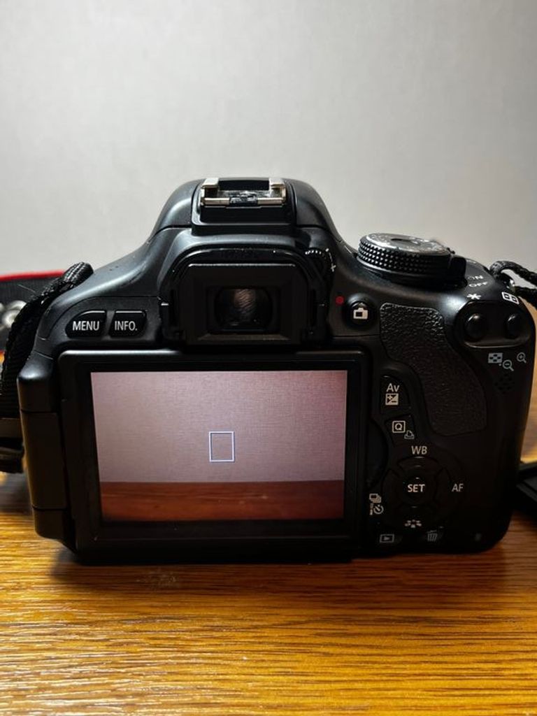 Canon EOS 600D kit (18-55 mm) DC EF-S Код:null. Зображення 4