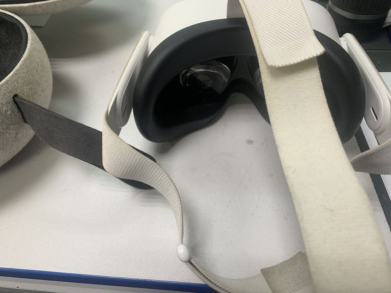 Дешиво Oculus Quest 2 256 GB с ломбарда