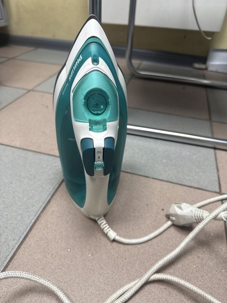 Дешиво Philips gc2906 с ломбарда