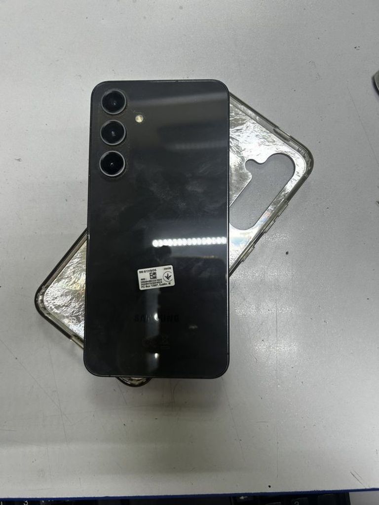 Оголошення Samsung galaxy s24 fe 8/256gb Б/У