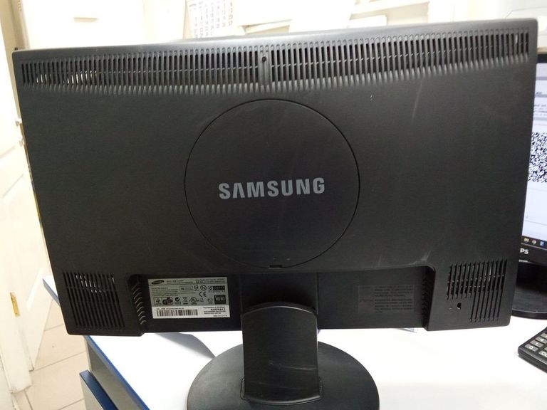 Оголошення Samsung 2243sn Б/У