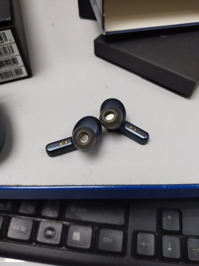 Дешево Jbl live pro 2 з ломбарду