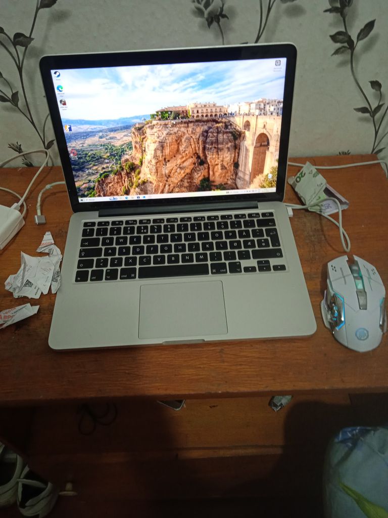 Купити Apple MacBook Air 13" Gold Late 2020 (MGND3, Z12A0006C) Б/У