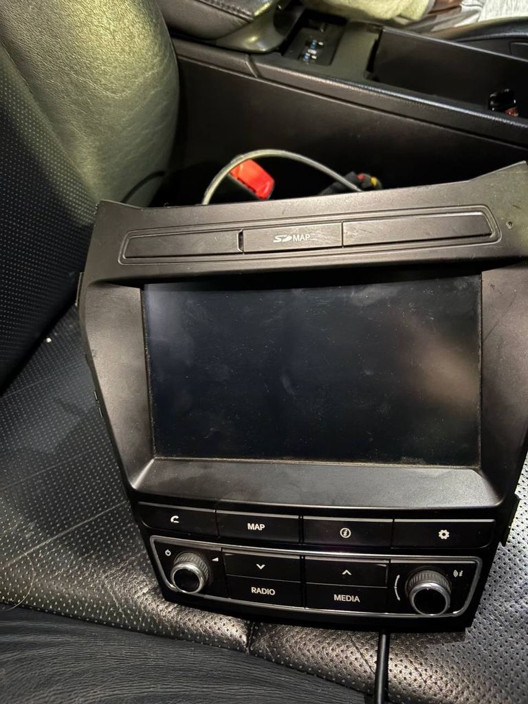 Дешиво Abyss Audio Штатная магнитола для Hyundai Santa Fe 2013-2014 (P9E-SANF13) с ломбарда