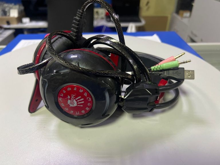 Купить Bloody g300 black Б/У