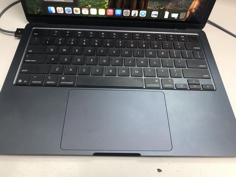 Распродажа Apple macbook air 13,6" 2025 mc6t4 / apple m4/ 8 core gpu/ ram 16gb/ ssd 256gb/ a3240, продавец Техноскарб