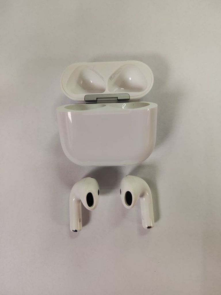 Дешево Apple airpods 4 з ломбарду