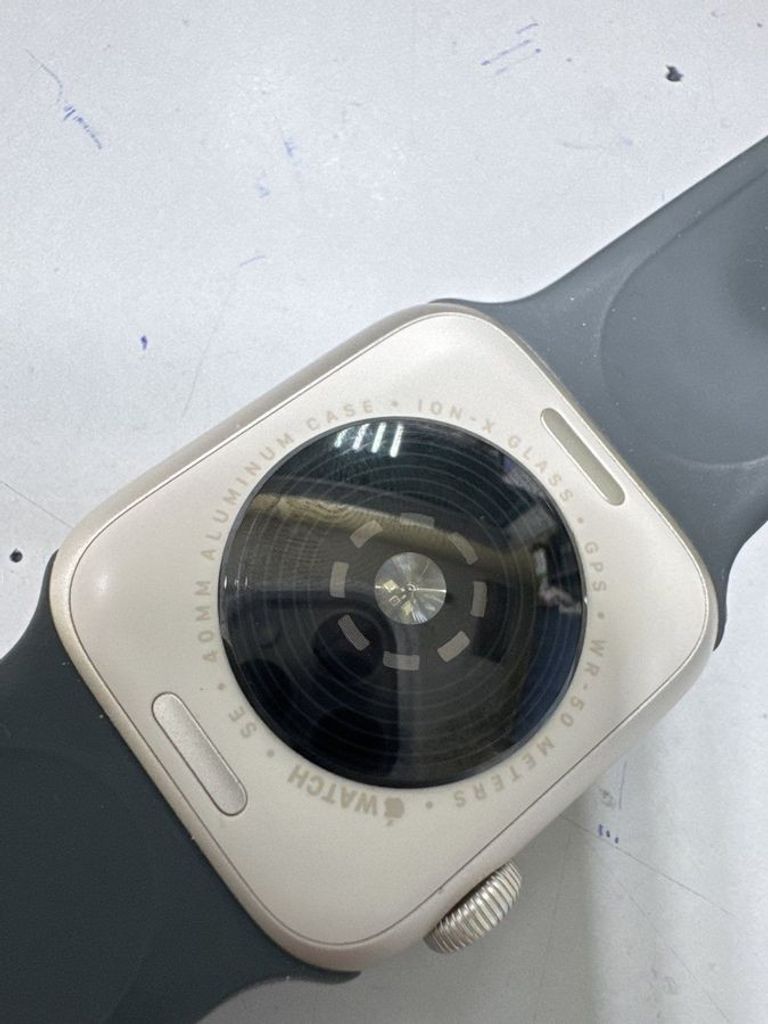 Дешево Apple watch se 2 gps 40mm aluminium case з ломбарду