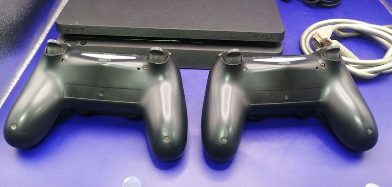  Sony PlayStation 4 Slim 1TB Black Код:01-200929750. Изображение 6