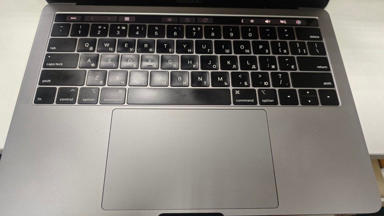 Оголошення Apple a1989 macbook pro 13,3" core i7 2,7ghz/ram16gb/ssd500gb/intel iris plus graphics 655 Б/У