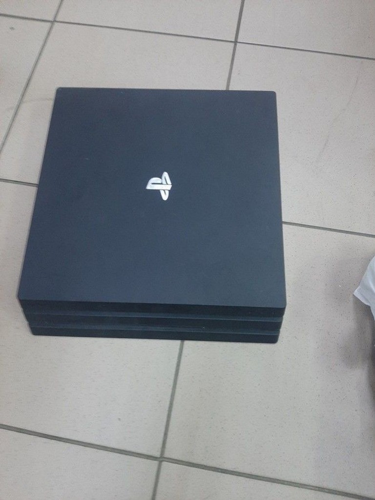 Купить Sony playstation 4 pro 1tb Б/У