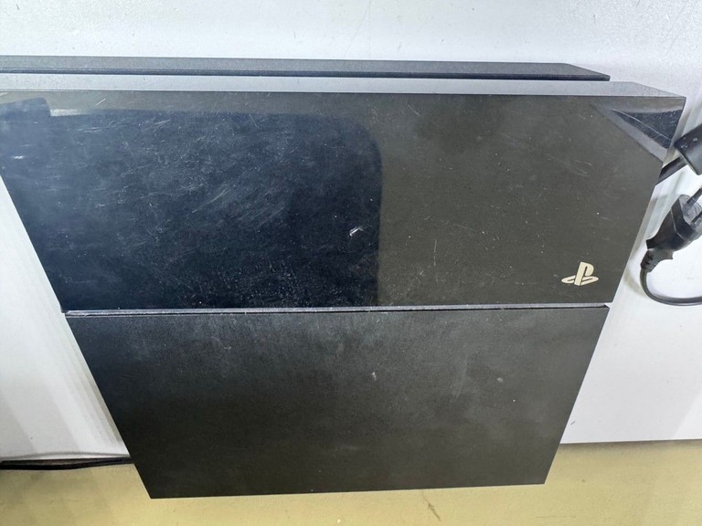 Дешево Sony playstation 4 1tb з ломбарду
