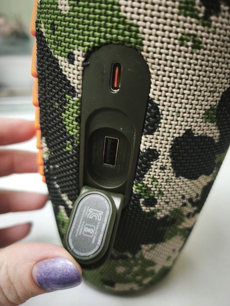 Купити Jbl charge 5 Б/У