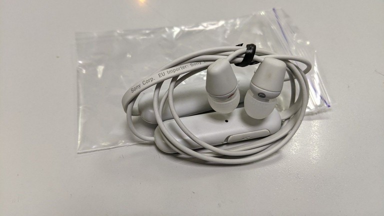 Оголошення Sony wi-c200 Б/У