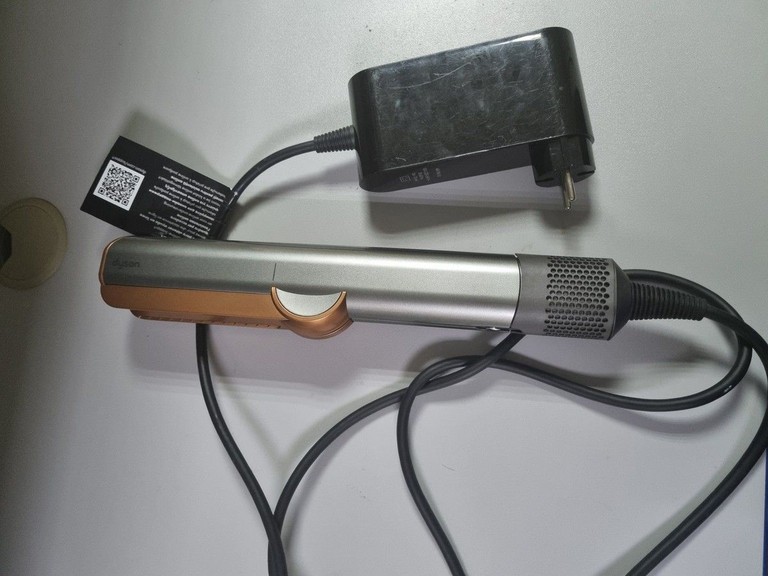 Купити Dyson airstrait ht01 nickel/copper Б/У