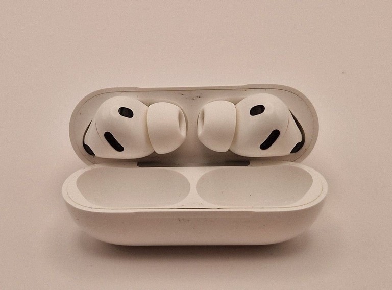 Дешиво AirPods Pro 3 с ломбарда