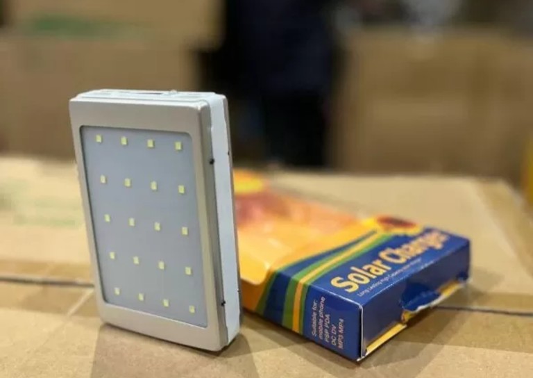 Дешево Power Вапкс Solar 30000mAh з ломбарду
