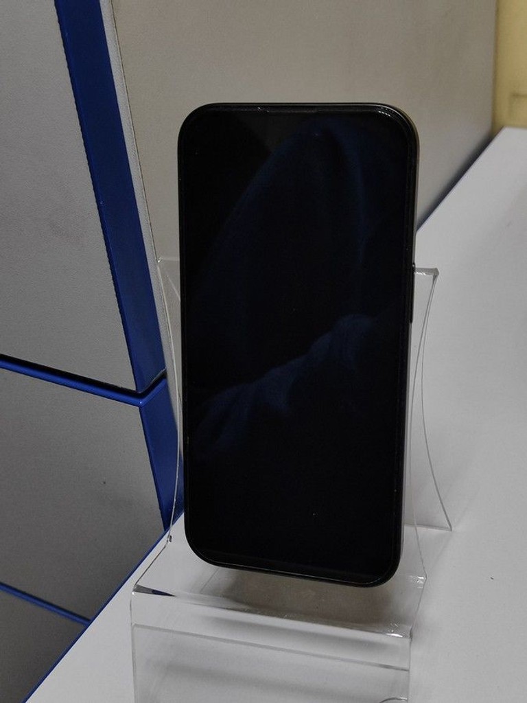 Apple iPhone 15 128GB Green Код:01-201142848. Изображение 5