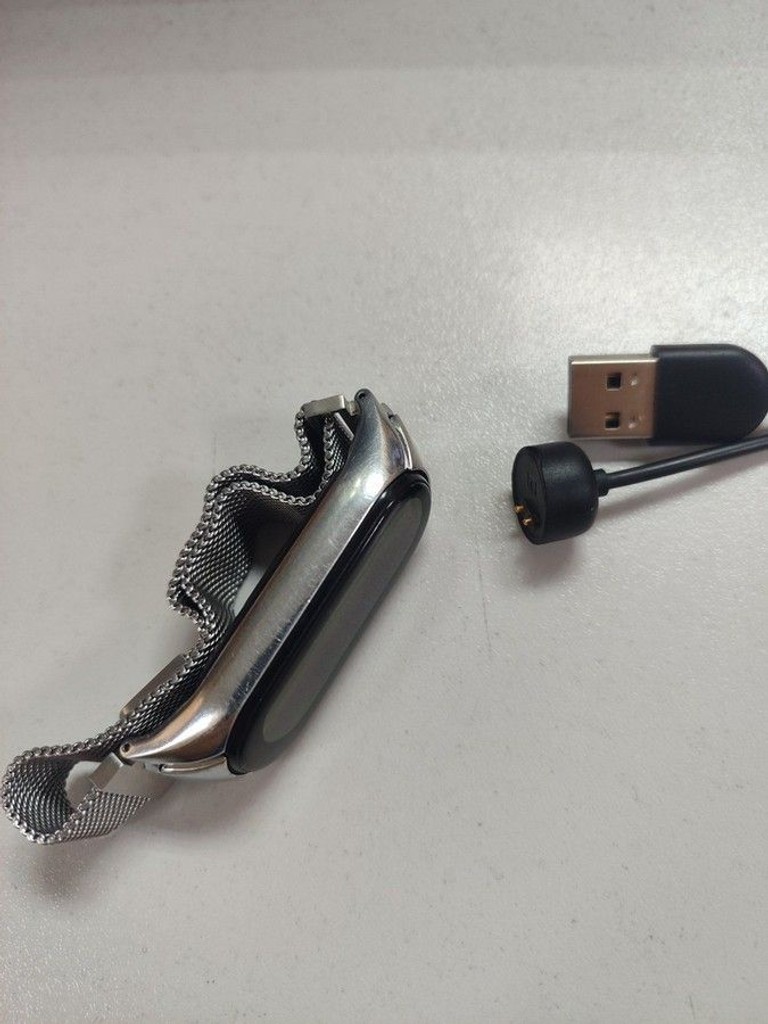 Купить Xiaomi mi smart band 6 black Б/У