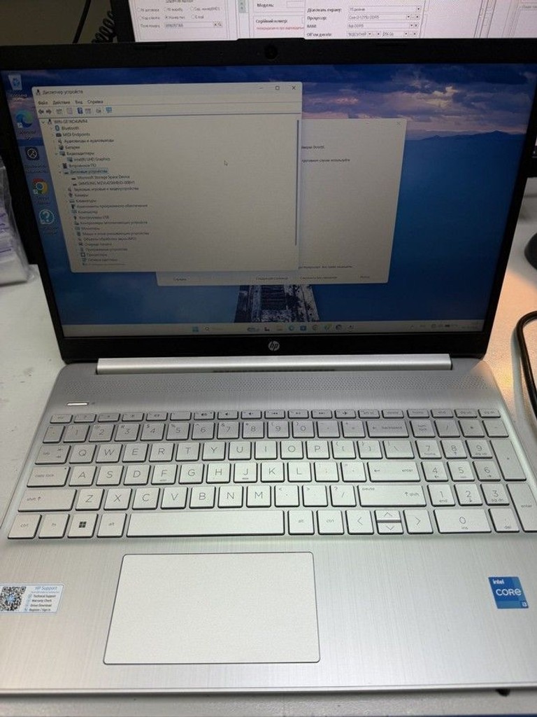 Дешево Hp 15/core i3-1215u ddr5/8gb ddr5/hdd *відсутній/ssd 256 gb/*інтегрована з ломбарду