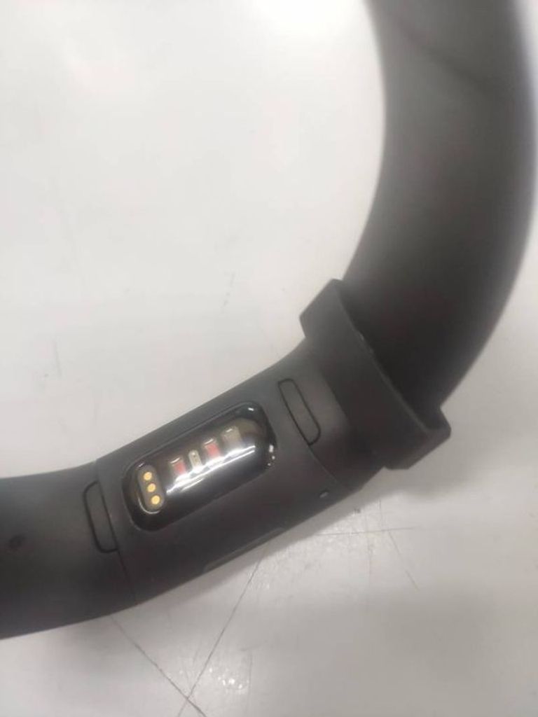 Fitbit charge 4 fb417