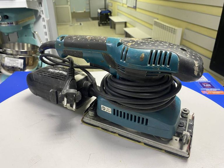 Makita BO3710