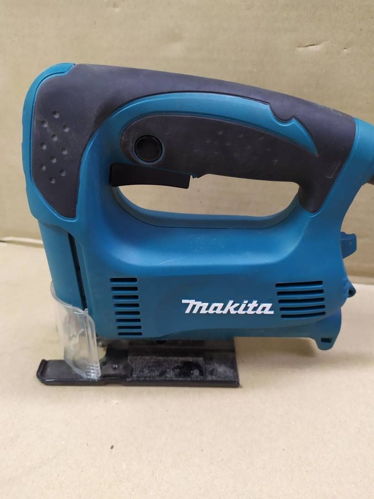 Makita 4326