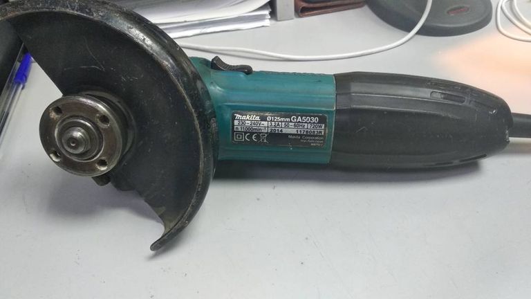 Makita GA5030