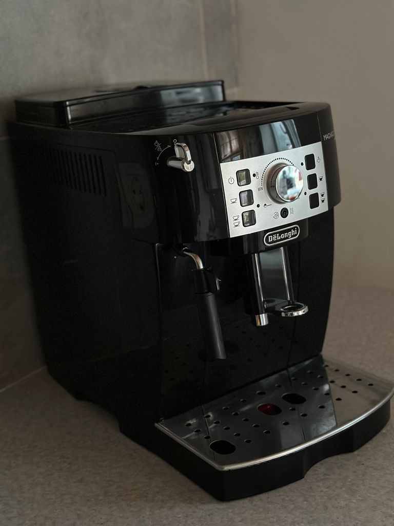 Delonghi Magnifica S ECAM 22.112.B