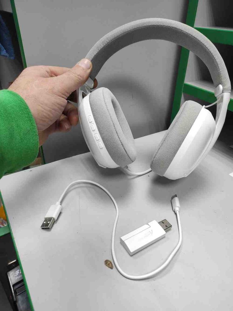 Дешиво Attack shark L80 White с ломбарда