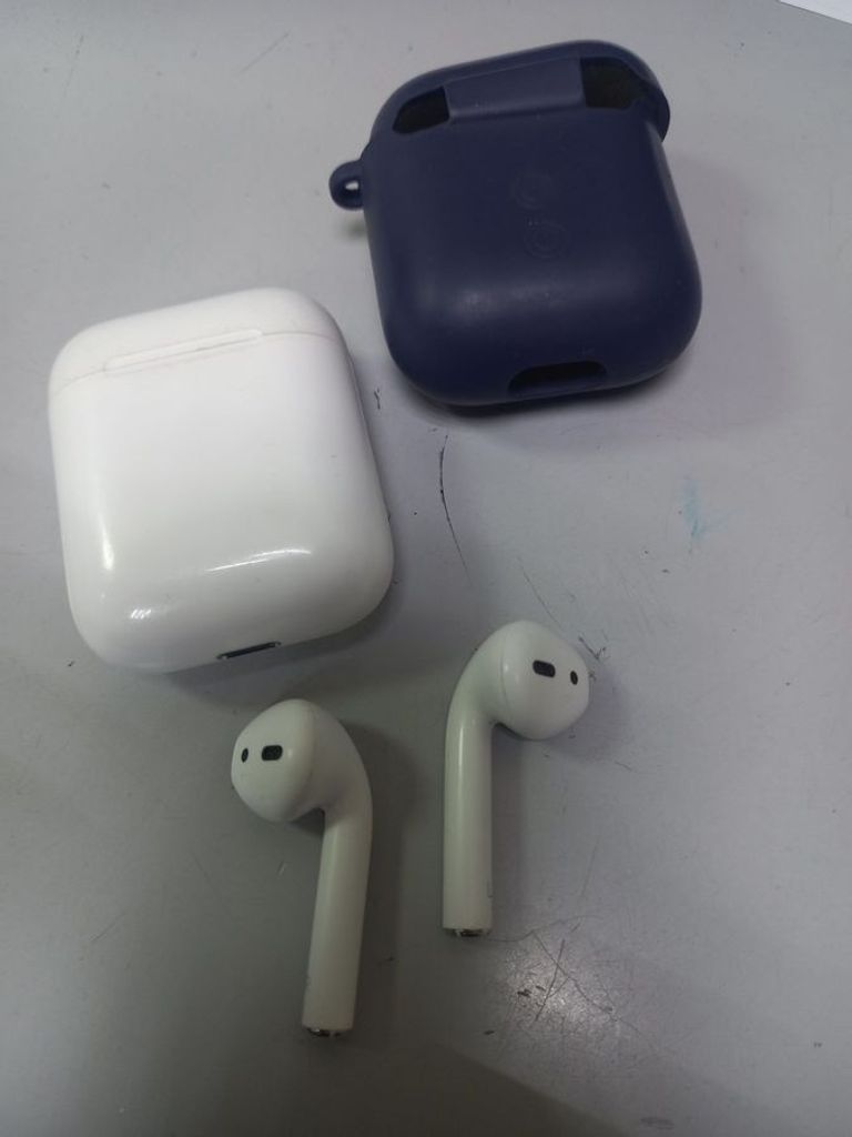 Купити Apple airpods 2nd generation with charging case Б/У