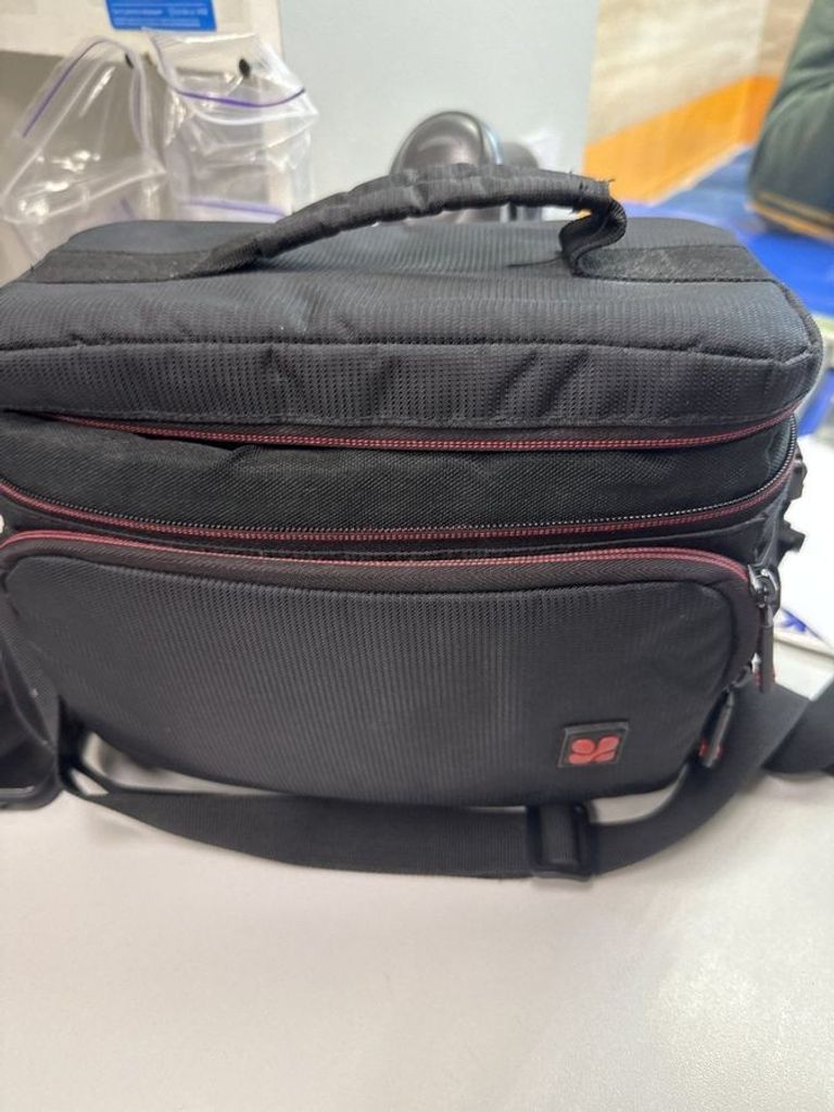 Оголошення Canon eos 250d body Б/У