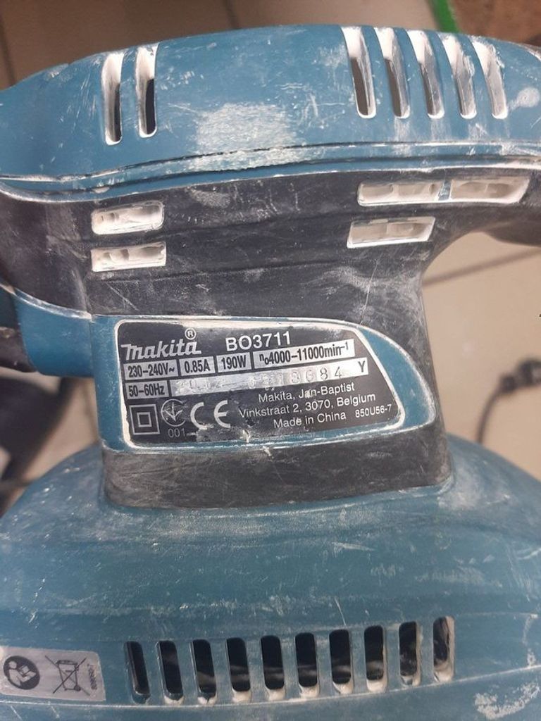 Дешево Makita BO3711 з ломбарду