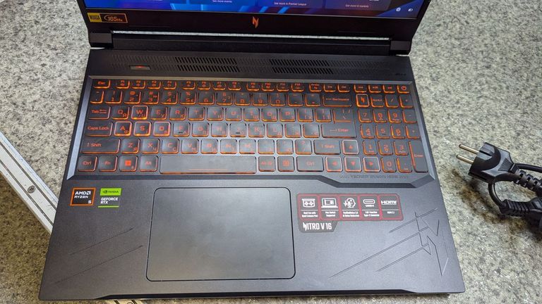 Объявление Acer 16/ryzen 5 8645hs ddr5/16gb ddr4/hdd *відсутній/ssd512gb+ssd 2tb/geforce rtx4050 6gb Б/У