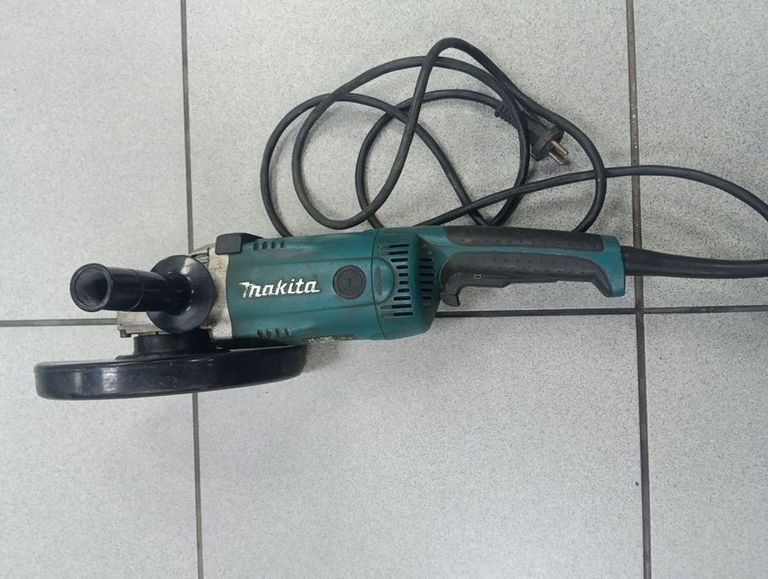 Купити Makita GA9020 Б/У