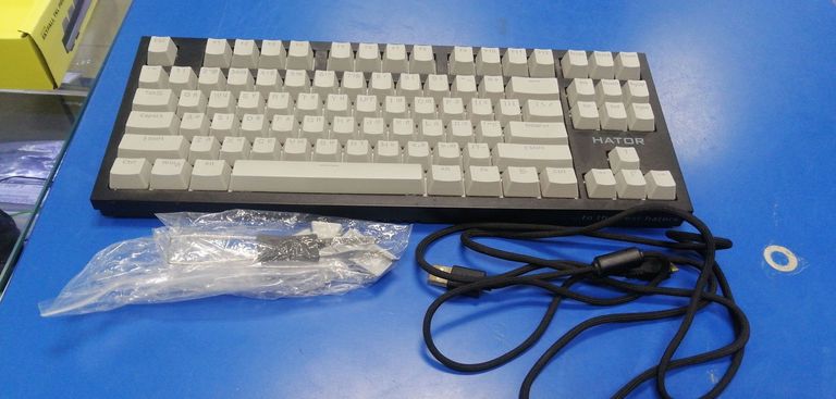 Дешево Hator Skyfall TKL PRO Black (HTK-655) з ломбарду