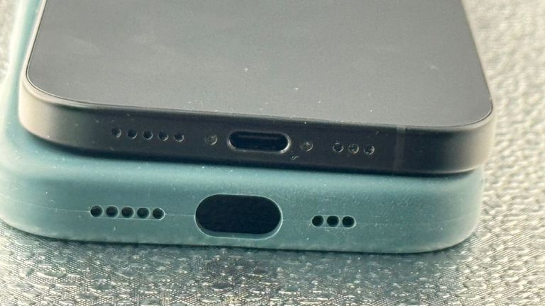 Розпродаж Apple iPhone 16 128GB Black (MYE73), продавець Техноскарб