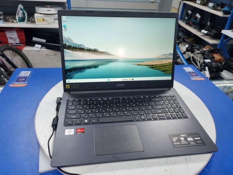 Купить Acer 15/athlon 3050u ddr4/4gb ddr4/hdd *відсутній/ssd 128 gb/*інтегрована Б/У