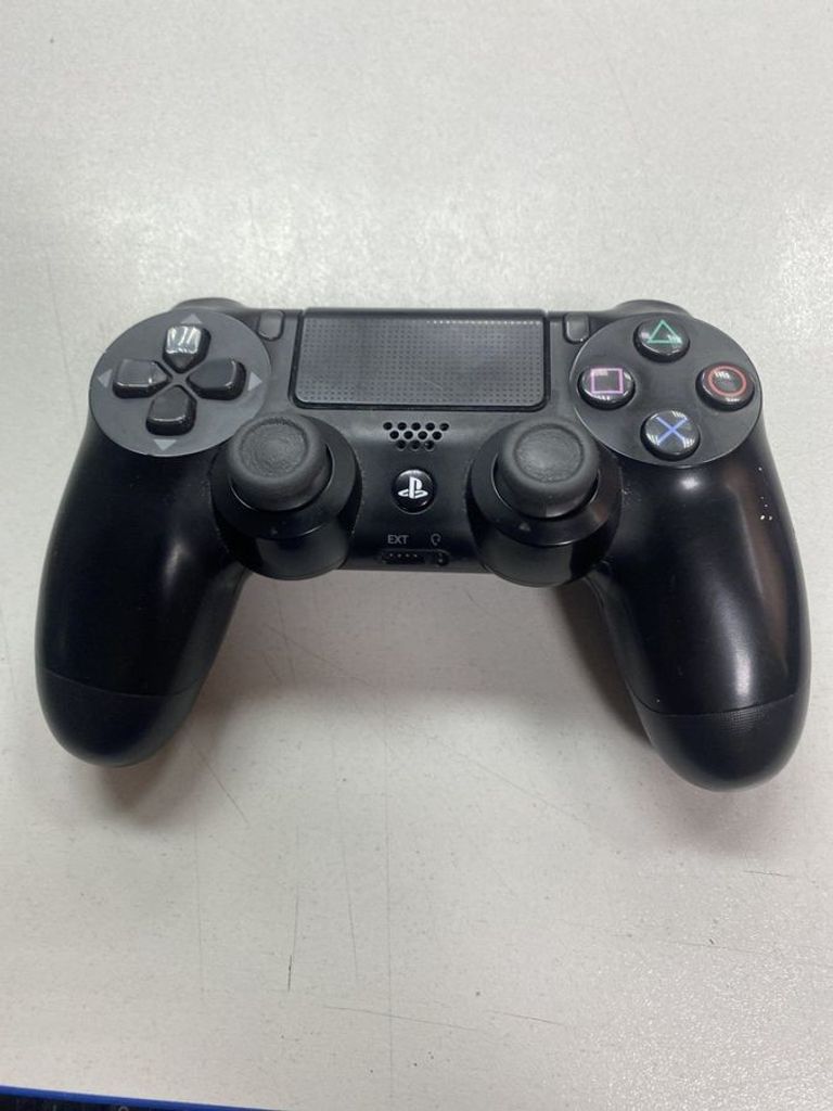 Купити Sony DualShock 4 V2 Black (9870357) Б/У