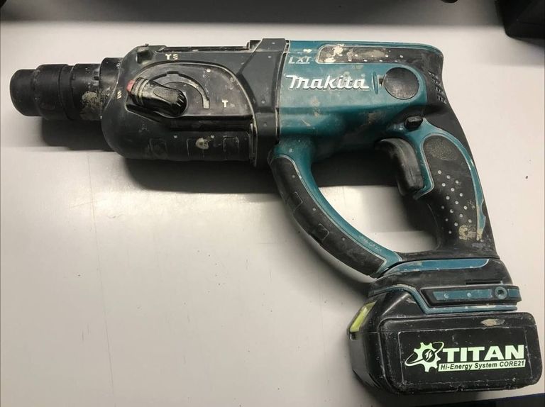 Купить Makita dhr202 1акб зп Б/У