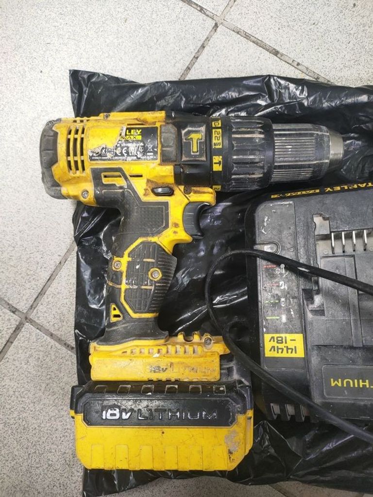 Объявление Stanley шурупокрут+гайкокрут 2акб+зп Б/У