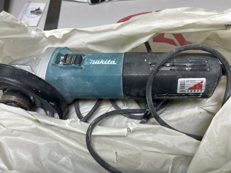 Купити Makita 9565CVR Б/У
