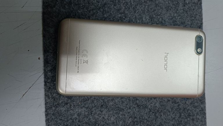 Купити Huawei honor 7a 2/16gb Б/У