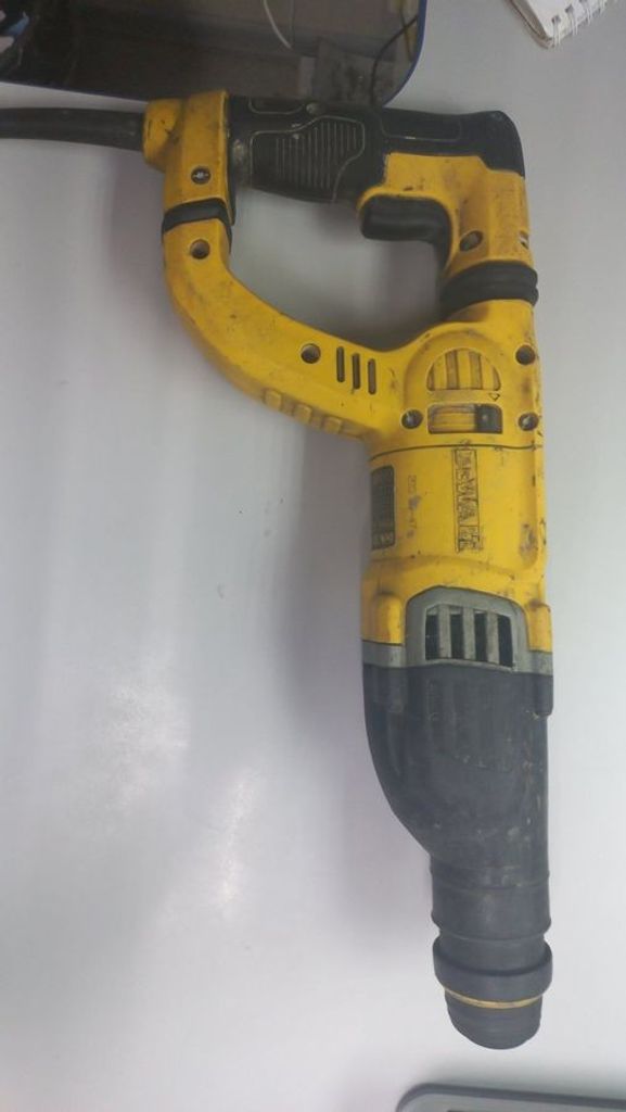 Купити Dewalt D25263K Б/У